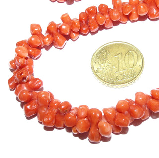 Vintage-Einzelstück, Edelsteinkette aus roter, natürlicher Astkoralle in Peanutform, Astlänge ca. 10mm, auf Seide aufgefädelt, Länge 42cm, Verschluß Gold-Doublé Federring, um 1960 - Goldschmiede Danilo