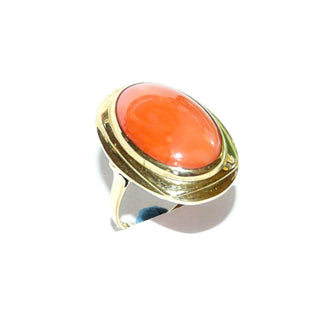 Vintage-Einzelstück, Korallenring aus 585 Gold mit einer ovalen Mittelmeerkoralle, 15,5 x11,50 mm hellrot, Spiegelrand mit Zarge, ein erhöhtes Rechteck auf dem Spiegel, erhaben auf geschlossener konische Zarge als Fingerauflage, Cocktailring, Ringweite 52, um 1950 - Goldschmiede Danilo