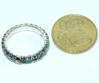 Einzelstück, Vintage Memoire-Ring, Memory-Ring aus 585 Weißgold mit 25 runden facettierten Smaragden in Krappenfassungen, um 1960, Ringweite 49 - Vintage-Schmuck nur im Onlineshop von danilogold!