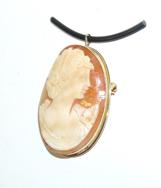 Vintage Brosche + Anhänger, geschnitze Muschelgemme, Frauenkopf, in 925 Silber vergoldet eingefaßt, ca. 52 x 40mm, Herstellung ca. 1950-1970 - -Besondere Unikate nur im Danilogold Onlineshop!