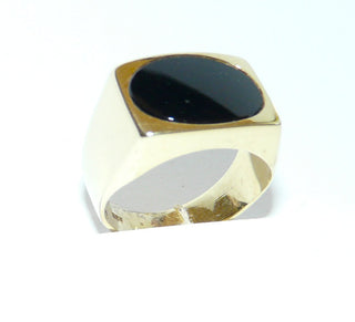 Einzelstück, Vintage-Onyx-Ring, klassischer Herrenring, Siegelring aus massivem 585 Gelbgold, poliert, ovale Onyx-Platte glatt eingelassen, um 1980, Ringweite 56 -	Unikatschmuck nur erhältlich im Onlineshop von Juwelier & Goldschmiede Danilo! 