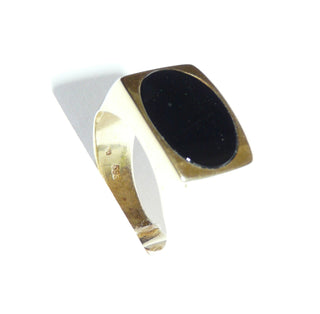 Einzelstück, Vintage-Onyx-Ring, klassischer Herrenring, Siegelring aus massivem 585 Gelbgold, poliert, ovale Onyx-Platte glatt eingelassen, um 1980, Ringweite 56 -	Unikatschmuck nur erhältlich im Onlineshop von Juwelier & Goldschmiede Danilo! 
