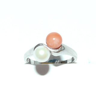 Vintage-Einzelstück, Perlen-Korallen-Ring aus 925 Silber poliert, je eine Kugel Engelshautkoralle & Akoja-Zuchtperle mit einem Durchmesser von 6 mm, Ringweite 57, um 1960 - Goldschmiede Danilo