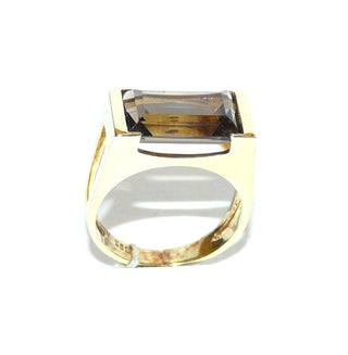 handgefertigtes Einzelstück, Vintage-Unikat, Rauchquarz-Ring, klassischer Herrenring aus massivem 585 Gold, poliert, mit einem funkelnd facettierten Rechteck, quer zum Finger gearbeitet, Seitenflächen mit Luftschnitten, um 1970, Ringweite 50 -	Handgefertigtes Unikat! Nur im Onlineshop von Juwelier & Goldschmiede Danilo!