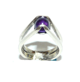 Handgefertigtes Einzelstück, Vintage-Ring aus 835 Silber mit einem Amethyst Cabochon in einer gespalteten Ringschiene, poliert, Ringweite ca. 47,5, um 1960 -	Vintage-Schmuck nur im Onlineshop von danilogold!