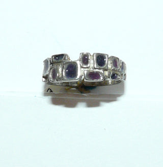 Einzelstück, Vintage-Ring Silber mit kleinen rechteckigen Vertiefungen für violettes Emaille, poliert, Ringweite 52, um 1960 -	Nur erhältlich bei www.danilogold-shop.de