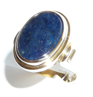 handgefertigtes Einzelstück, Vintage-Siegelring, blauer Sodalith-Ring, klassischer Herrenring aus massivem 585 Gold, ovale, dunkelblaue Steinplatte mit schöner Maserung, poliert, umrahmt durch einen Goldspiegel, bequeme schmale Ringschiene, um 1940, Ringweite 60 -	Handgefertigtes Unikat! Nur im Onlineshop von Juwelier & Goldschmiede Danilo!