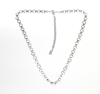 Vintage-Einzelstück, handgefertigte Halskette, halsnah + mit Verlängerung Gesamtlänge 43,5 cm, feine, flache Kreise aus 925 Silber mit Kreuz-Verbindungen, um 1960. Als Solo-Kette oder mit größerem Anhänger sehr schön - Vintage-Schmuck nur im Onlineshop von danilogold! 