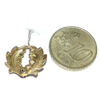Vintage-Einzelstück, Granatanhänger aus 2 Eichenblättern, Eichenkranz, 925 Silber vergoldet, 1 Granat im Brillantschliff, sehr leicht, um 1980 - Goldschmiede Danilo