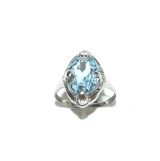 ovales Einzelstück, Vintage-Ring aus 835 Silber in Navette-Form, poliert, mit einer hellblauen, funkelnd facettierten Aquamarin-Replik in Krappenfassung gehalten, Ringweite 51, Art Deco um 1930 - Goldschmiede Danilo