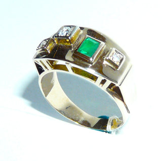 handgefertigtes Einzelstück, Vintage, Unikat Smaragd-Ring aus 585 Gelbgold mit einem Smaragd-Baguette + 3 Altschliff-Diamanten von zusammen 0,10 Karat, typisches Design für die Zeit um 1960, Ringweite 58 -	Unikate und Pretiosen nur erhältlich im Onlineshop der Goldschmiede Danilo!
