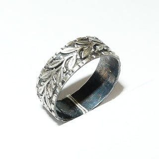 Einzelstück, Trauring, Freundschaftsring, Ehering, breiter Vintage-Ring aus 835 Silber "Myrthenranke", Symbol für Liebe, Ehe und Treue, gleichlaufend, tief eingearbeitetes, reliefartig erhabenes, florales Muster, in den Tiefen geschwärzt, seidenmatt, Ringweite 57,5, Art Deco 1930-1940 - Unikate und Pretiosen nur erhältlich im Onlineshop der Goldschmiede Danilo
