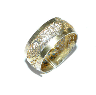 Vintage Einzelstück, filigraner Silberring zart vergoldet/berieben, gleichlaufendes Band mit geschwungenem Blattmuster, wirkt wie feine Spitze in Metall verewigt, Ringweite 55,5, um 1970 - Goldschmiede Danilo