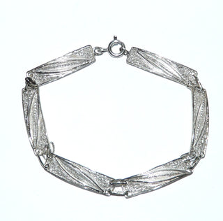 schmales Einzelstück, Art Deco Filigran-Armband, Glieder-Armband bestehend aus 6 filigranen, rechteckigen Elementen in strengen, floralen Design aus Silber, 18 cm lang, poliert, um 1920, Federring -	Vintage-Schmuck nur im Onlineshop von danilogold!