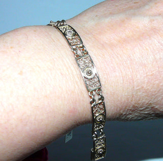 Vintage-Einzelstück, schmales Filigran-Armband, Armreif, Gliederarmband aus 800 Silber, 18,5 cm lang, 8 filigrane, rechteckige Elemente, poliert, um 1930, Kastenschloß - Goldschmiede Danilo