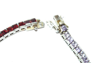 Einzelstück, multicolor Tennisarmband, Vintage-Armband aus 925 Silber mit 61 quadratischen, facettierten Edelsteinen, Amethyst, Citrin, Granat, Blautopas + Olivin, Länge 20,5 cm, verdeckt eingearbeiteter, sicherer Verschluß, um 1980 -	Vintage-Schmuck nur im Onlineshop von danilogold!