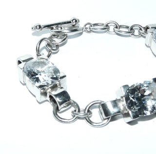 Einzelstück, Zirkonia-Glieder-Armband aus massiv 925 Silber, 3 ovale, funkelnd facettierte Zirkonia zwischen beweglichen Ösenverbindungen, sicher gehalten in 4-Krapper-Chatons, 19 cm lang, Knebelverschluß -	Einzelstücke nur erhältlich bei www.danilogold-shop.de