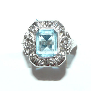 Vintage-Einzelstück, achteckiger, floraler, antiker Ring aus 835 Silber poliert mit einer hellblauen, funkelnd facettierten Aquamarin-Replik, Ringweite 58,5, Art Deco um 1930 -	Vintage-Schmuck nur im Onlineshop von danilogold!