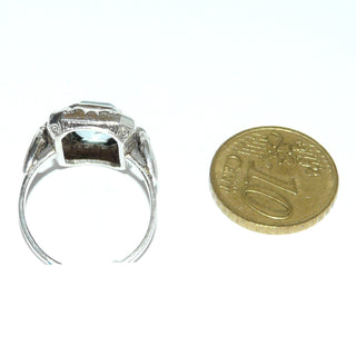 Vintage-Einzelstück, achteckiger, floraler, antiker Ring aus 835 Silber poliert mit einer hellblauen, funkelnd facettierten Aquamarin-Replik, Ringweite 58,5, Art Deco um 1930 -	Vintage-Schmuck nur im Onlineshop von danilogold!