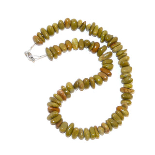 Unregelmäßiges Einzelstück, olivgrüne Edelsteinkette aus afrikanischem Opal, grün-braune abgerundete Nuggets, Länge 45cm, Karabiner Metall auf Stahlseide - Goldschmiede Danilo