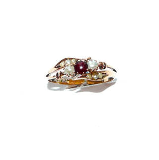 antikes Einzelstück, Vintage-Granatring aus 585 Gold mit einem funkelnd facettierten Altschliff-Granat & 8 Halbperlen Orientperlen in Krappenfassungen, Granat in feurig leuchtendem Dunkelrot, Ringweite 55, Später Jugendstil 1900-1915 - Goldschmiede Danilo