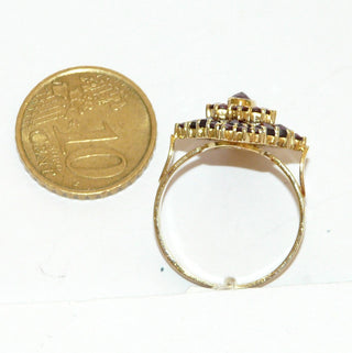 antikes Einzelstück, Granatring aus 585 Gold in Rautenform, aus 2 Etagen,10 große runde + 20 kleine facettierte Granate im Sternschliff, Krappenfassungen & ein ovaler Stein in Zarge mit Millesgriffesrand in der Mitte, Ringweite 59, Böhmen Historismus 1870-1900 - Goldschmiede Danilo