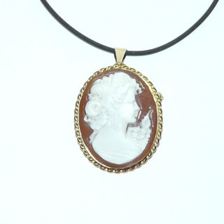 antikes Einzelstück, handgeschnitzte Muschel-Gemme oder Kamee als Anhänger + als Brosche tragbar aus 333 Gold, fein ausgearbeitetes Frauenportrait, mit Kordelumrandung, Biedermeier um 1880 -	Unikate und Pretiosen nur erhältlich im Onlineshop der Goldschmiede Danilo!