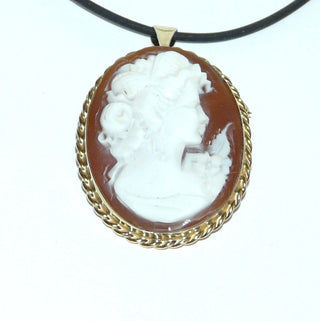 antikes Einzelstück, handgeschnitzte Muschel-Gemme oder Kamee als Anhänger + als Brosche tragbar aus 333 Gold, fein ausgearbeitetes Frauenportrait, mit Kordelumrandung, Biedermeier um 1880 -	Unikate und Pretiosen nur erhältlich im Onlineshop der Goldschmiede Danilo!