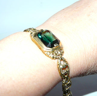 antikes Einzelstück, Biedermeier-Vintage-Armband aus vergoldetem Silber mit einer großen, facettierten, typische flaschengrünen Turmalin-Replik als 8-Eck geschliffen, Länge 18,5 cm, Kastenschloß, Sicherheitskette, um 1880 -	Vintage-Schmuck nur im Onlineshop von danilogold!