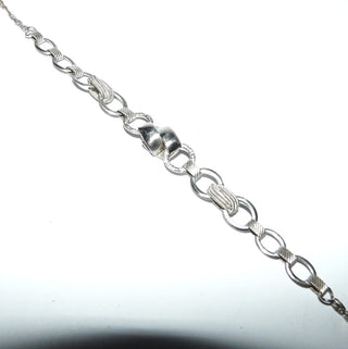 antikes Einzelstück, zartes Vintage-Armband, Mittelteil-Glieder-Armband aus 835 Silber, Knoten-Glieder im Verlauf, Länge 21 cm, Federringverschluß, um 1930. -	Vintage-Schmuck nur im Onlineshop von danilogold!
