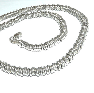 besonderes Einzelstück, Ösenkette mit innen verlaufender Fuchsschwanzkette aus massiv 925 Silber, flexibler Halsreif mit Karabiner, Gesamtlänge 42,5 cm, Durchmesser ca. 4,6 mm. Als Solo-Kette oder für größere Anhänger geeignet. Die Kette legt sich wunderbar an den Hals an -	Einzelstücke nur erhältlich bei www.danilogold-shop.de