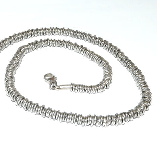 besonderes Einzelstück, Ösenkette mit innen verlaufender Fuchsschwanzkette aus massiv 925 Silber, flexibler Halsreif mit Karabiner, Gesamtlänge 42,5 cm, Durchmesser ca. 4,6 mm. Als Solo-Kette oder für größere Anhänger geeignet. Die Kette legt sich wunderbar an den Hals an -	Einzelstücke nur erhältlich bei www.danilogold-shop.de