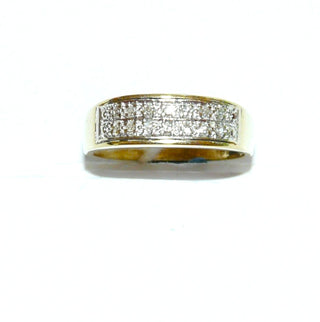 breites Einzelstück, Diamantring, Vorsteckring, Antragsring, Verlobungsring aus 585 Gold mit14 Diamanten von zusammen 0,17 Karat im Pavé in 2 Reihen auf gerader Fläche gefaßt, in den Tiefen rhodiniert, Ringweite 58, poliert. Durch seine klare Form auch sehr schön als Herrenring - Goldschmiede Danilo