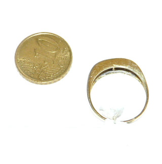 breites Einzelstück, Diamantring, Vorsteckring, Antragsring, Verlobungsring aus 585 Gold mit14 Diamanten von zusammen 0,17 Karat im Pavé in 2 Reihen auf gerader Fläche gefaßt, in den Tiefen rhodiniert, Ringweite 58, poliert. Durch seine klare Form auch sehr schön als Herrenring - Goldschmiede Danilo