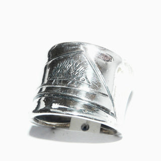 breites Einzelstück, Igelring, oben 16,5 mm breit, gravierter, stilisierter Igel, poliert aus massiv 925 Silber, Ringweite 53,5 - Goldschmiede Danilo