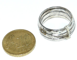Einzelstück, breiter Ring "Hammerschlag" aus 925 Silber, gleichlaufend mit 2 Rillen die im oberen Teil durchgehend durchbrochen sind, halbrunder Querschnitt, Ringweite 53,5 -	Handgefertigtes Unikat! Nur im Onlineshop von Juwelier & Goldschmiede Danilo!