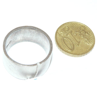 handgefertigtes Einzelstück, breiter zweifarbiger Unikat-Ring, Herrenring "Kreise" aus 925 Silber mattiert +einer Drahtbelötung aus 750 Gelbgold poliert, Ringweite 59,5 -	Handgefertigtes Unikat! Nur im Onlineshop von Juwelier & Goldschmiede Danilo!