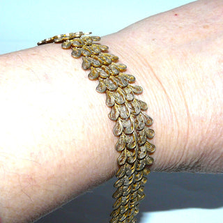 nostalgisches Einzelstück, breites romantisches Vintage Filigran-Armband, Glieder-Armband,&nbsp; aus zart vergoldetem, beriebenen 800 Silber, 16,5 cm lang, florale Elemente, 2 Reihen Doppelflügel fischschuppenartig aneinander gereiht, poliert, später Jugendstil um 1930, Kastenschloß  - Vintage-Schmuck nur im Onlineshop von danilogold!
