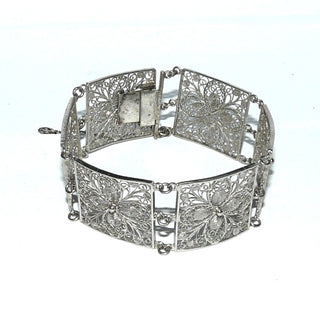 antikes Einzelstück, Vintage-Filigran-Armband, Glieder-Armband aus 800 Silber, 18,5 cm lang, mit 6 filigranen quadratischen Blumen-Elementen in Form von Kleeblätter, poliert, um 1940, sicheres Kastenschloß, Sicherheitskette - Vintage-Schmuck nur im Onlineshop von danilogold!