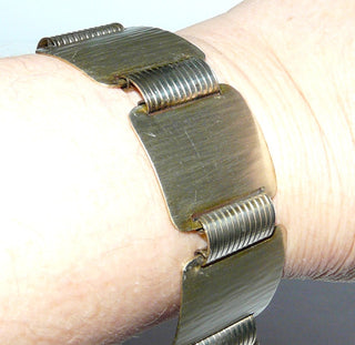 Einzelstück, breites Vintage-Armband, Armreif, Glieder-Armband aus 800 Silber, 18,5 cm lang, 6 rechteckige Elemente mit Hammerschlag seidenmatt, um 1960, Hakenschloß, Firma Franz Scheuerle Pforzheim -	Vintage-Schmuck nur im Onlineshop von danilogold!