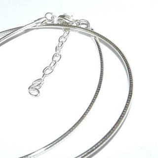 zartes Einzelstück, dünner flexibler Omega-Halsreif aus 925 Silber mit Karabiner-Verschluß, total 39 cm, mit Verlängerung bis aus 44,5 cm wandelbar, Durchmesser ca. 1,5 mm -	Nur erhältlich im Onlineshop von Juwelier & Goldschmiede Danilo!
