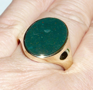 Einzelstück, dunkelgrüner Heliotrop-Ring, klassischer Herrenring aus massivem 333 Gold, intensiv dunkelgrüne, ovale Steinplatte, poliert, Ringweite 64 -	Einzelstücke nur erhältlich bei www.danilogold-shop.de