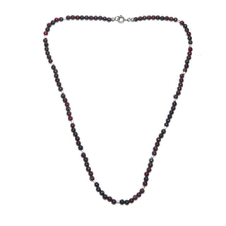 In unserer Werkstatt designtes Einzelstück, dunkelrote Granat-Kugel-Kette mit einem Stein-Durchmesser von 4 mm, mit Zwischenteilen + Federring-Verschluß aus Silber, Gesamtlänge 44,5 cm, Unikat auf Stahlseil aufgereiht -	Handgefertigtes Unikat! Nur im Onlineshop von Juwelier & Goldschmiede Danilo!