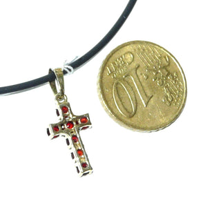 Einzelstück, feiner Granat-Kreuz-Anhänger aus 7 funkelnd facettierten, runden, typisch roten Granaten in Kreuzform angeordnet, 333 Gold, in Krappen-Chatons eingefaßt (Lieferung erfolgt ohne Kette) -	Unikatschmuck nur erhältlich im Onlineshop von Juwelier & Goldschmiede Danilo! 