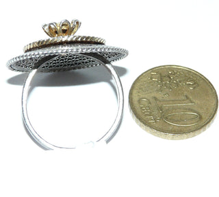 Einzelstück, Ring aus 925 Silber in Filigran-Technik gefertigt, in den Tiefen geschwärzt + mit vergoldeter Mitte, Etagenaufbau mit einer Blüte im Mittelpunkt, umrahmt von Kordeln, wirkt wie feine Spitze in Metall verewigt, Ringweite 60, paßt zu Anhänger An 0235 -	Einzelstücke nur erhältlich bei www.danilogold-shop.de