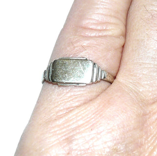 Vintage-Einzelstück, Silberring, flacher Herrenring, rechteckiger Siegelring quer mit Treppenstufen poliert, Ringweite 57, Art Deco um 1930 - Goldschmiede Danilo