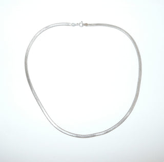 flaches Einzelstück, Silbercollier, flexibler Halsreifen, Heringbone Halskette,& Fischgrät-Muster, diamantierte Kanten aus Silber 925, Länge 42 cm, 3,5 mm breit - Goldschmiede Danilo