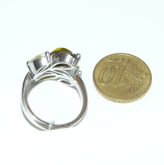 florales Einzelstück, Ring aus massiv 925 Silber mit 6 funkelnden, facettierten Zirkonia in gelbgrün + olivgrün und zarter Krappeneinfassung, Schiffchenformen funkelnd facettiert, Ringweite 56	Einzelstücke nur erhältlich bei www.danilogold-shop.de
