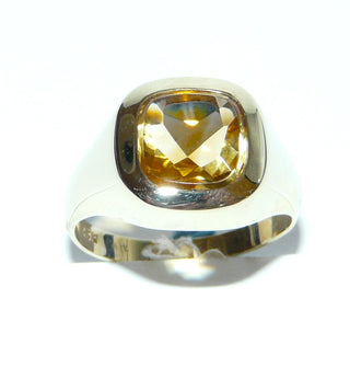 Einzelstück, Citrin-Ring, klassischer Herrenring, Siegelring aus 333 Gold, poliert mit einem quadratischen gelben Citrin mit abgerundeten Ecken, Unterseite funkelnd facettiert, Oberseite flach, Ringweite 57,5 -	Einzelstücke nur erhältlich bei www.danilogold-shop.de
