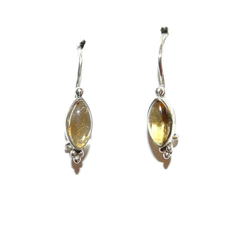 gelbe Einzelstücke, Citrin-Ohrhänger in Schiffchenform mit feststehenden Fischerhaken, Navette-Cabochons in Zargenfassung aus 925 Silber + einem Kugelabschluß - Goldschmiede Danilo